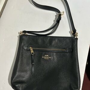 COACH Mae Crossbody Shoulder Bag Black Pebble Leather Gold Hardware F34823 EUC